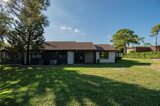 381 Ottawa Ct, Royal Palm Beach, FL 33411