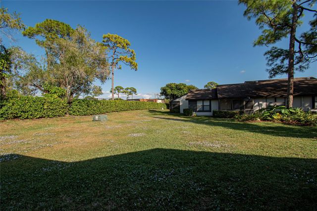 381 Ottawa Ct, Royal Palm Beach, FL 33411