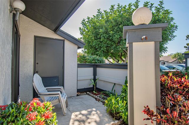 381 Ottawa Ct, Royal Palm Beach, FL 33411