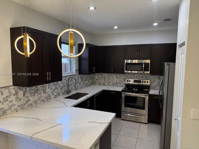 2614 SE 13th St, Homestead, FL 33035