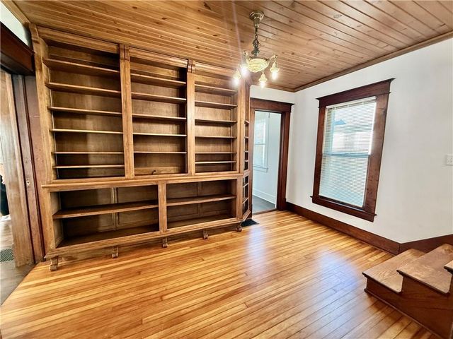 614 S BUCHANAN Street, Maryville, MO 64468