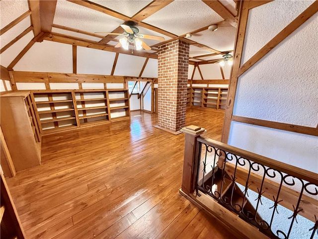 614 S BUCHANAN Street, Maryville, MO 64468