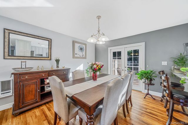 37 Oak Forest Drive, Islandia, NY 11749