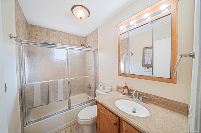37 Oak Forest Drive, Islandia, NY 11749