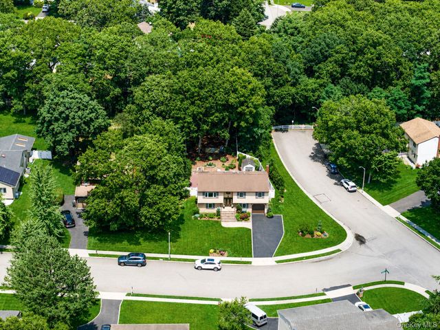 37 Oak Forest Drive, Islandia, NY 11749