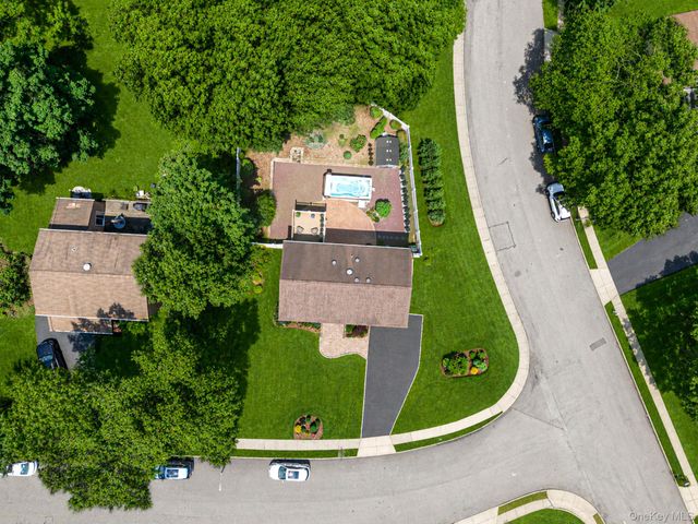 37 Oak Forest Drive, Islandia, NY 11749
