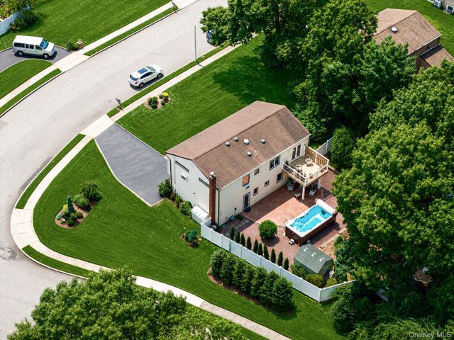 37 Oak Forest Drive, Islandia, NY 11749