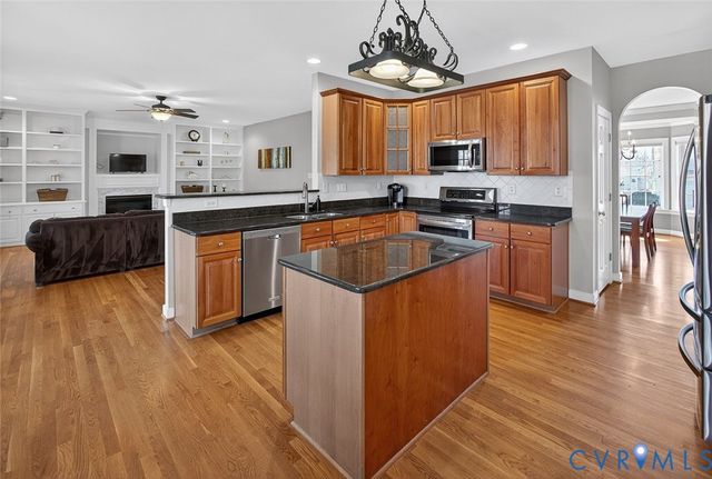 11908 Sumner Ct, Glen Allen, VA 23059