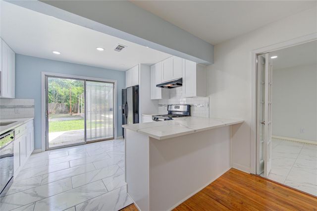 6919 Schiller Street, Houston, TX 77055
