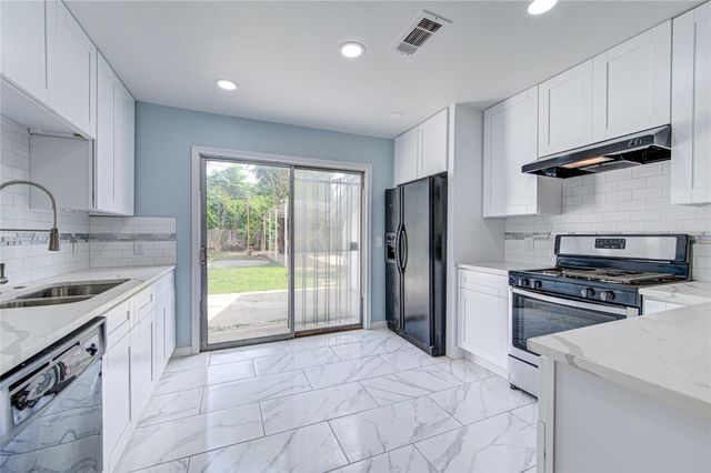 6919 Schiller Street, Houston, TX 77055