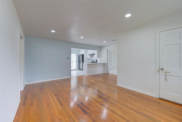 6919 Schiller Street, Houston, TX 77055