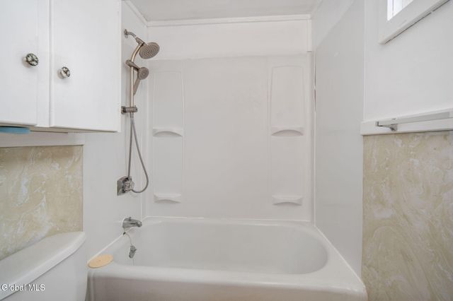 1958 Wabash Avenue, Schenectady, NY 12306