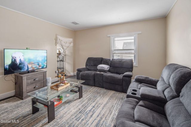 1958 Wabash Avenue, Schenectady, NY 12306