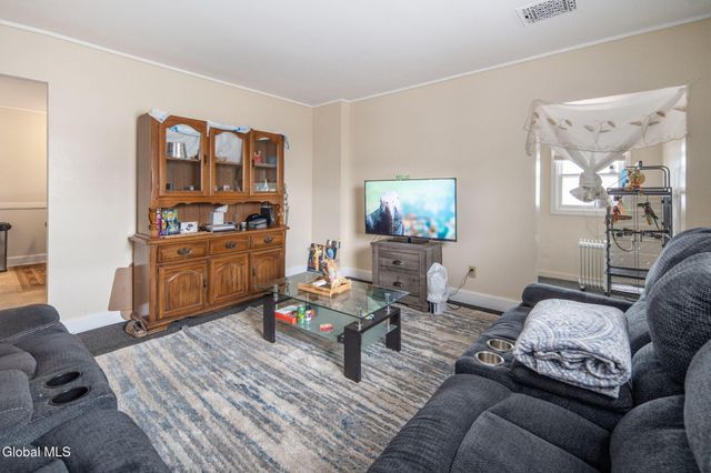 1958 Wabash Avenue, Schenectady, NY 12306