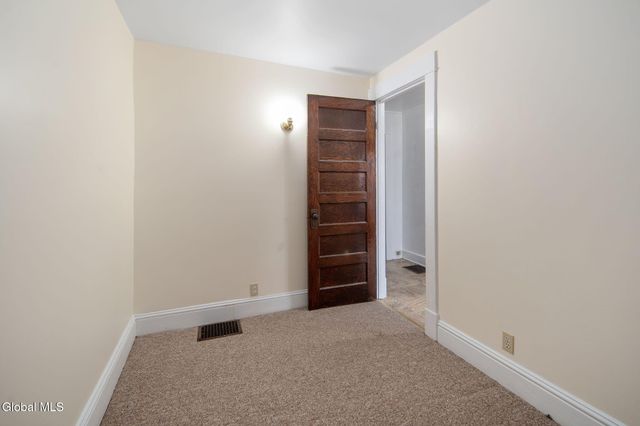1958 Wabash Avenue, Schenectady, NY 12306