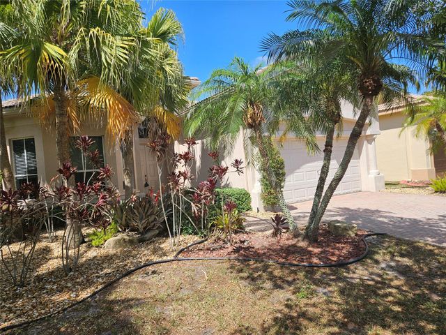 11655 NW 71st Pl, Parkland, FL 33076