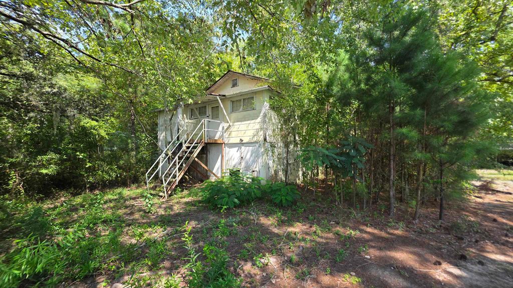 8476 Grapevine Ct., Gresham, SC 29546 — exterior