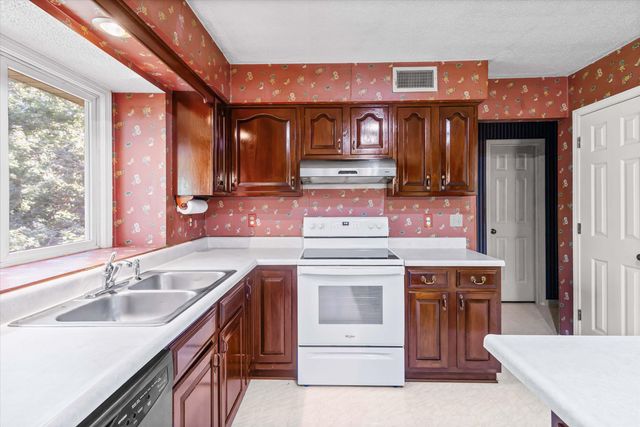 3213 WOODDALE LN, Columbia, MO 65203