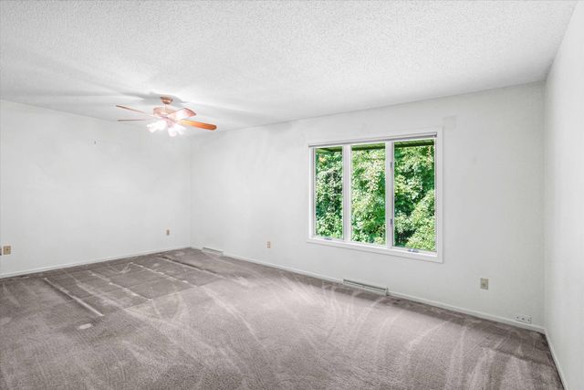 3213 WOODDALE LN, Columbia, MO 65203