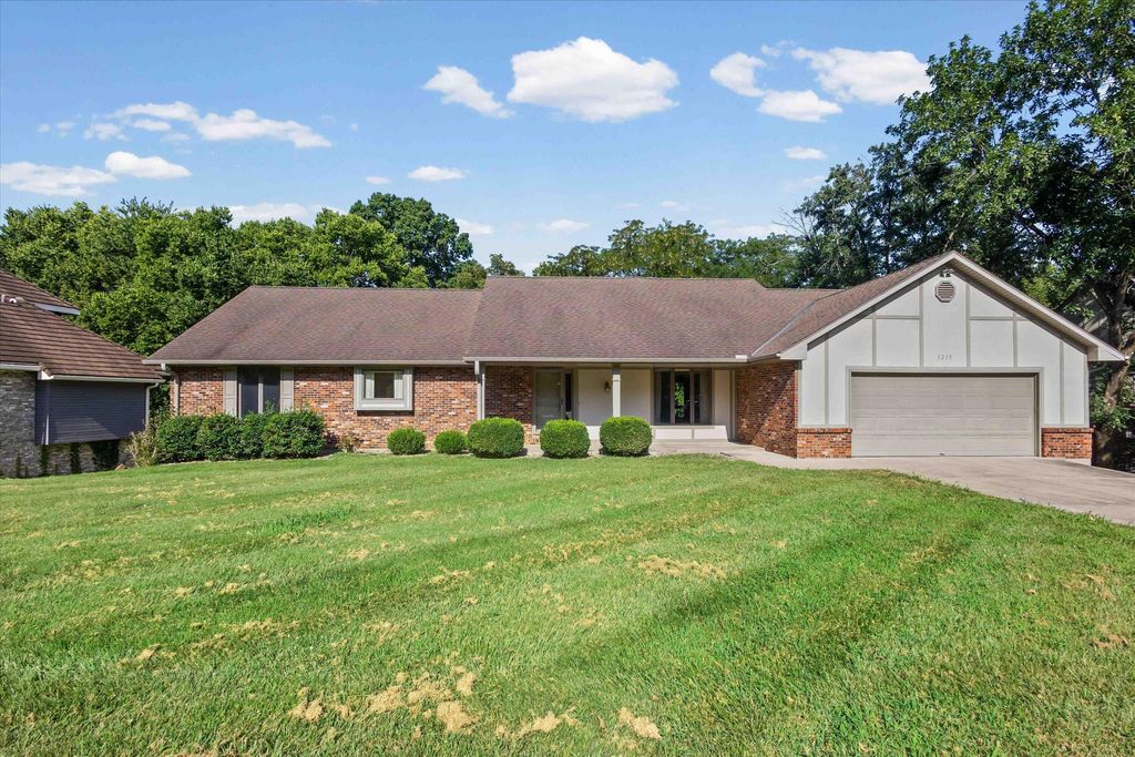 3213 WOODDALE LN, Columbia, MO 65203