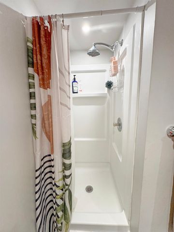 1021 1st St NW, Minot, ND 58703