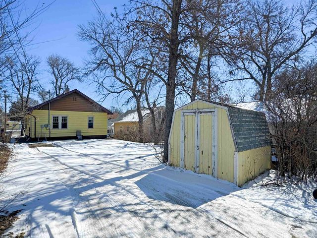 1021 1st St NW, Minot, ND 58703