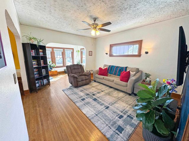 1021 1st St NW, Minot, ND 58703