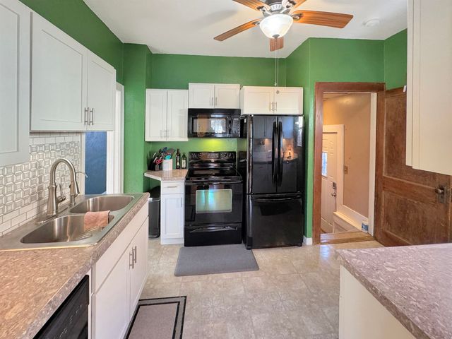 1021 1st St NW, Minot, ND 58703