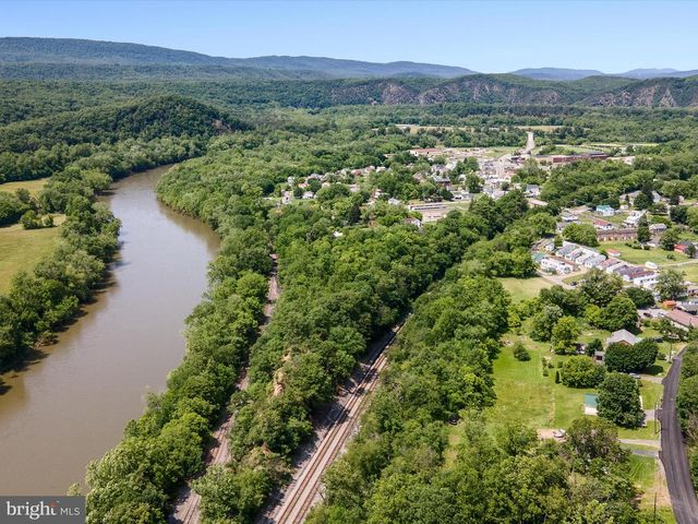 310 BETHEL RD, Paw Paw, WV 25434