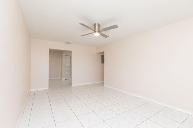 7750 SW 10th Court B, North Lauderdale, FL 33068