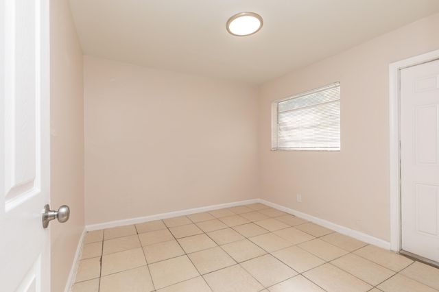 7750 SW 10th Court B, North Lauderdale, FL 33068