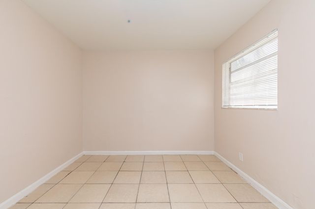 7750 SW 10th Court B, North Lauderdale, FL 33068