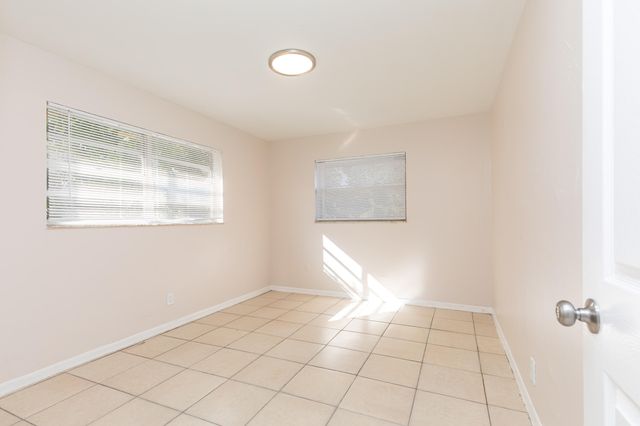 7750 SW 10th Court B, North Lauderdale, FL 33068
