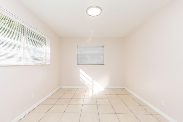 7750 SW 10th Court B, North Lauderdale, FL 33068