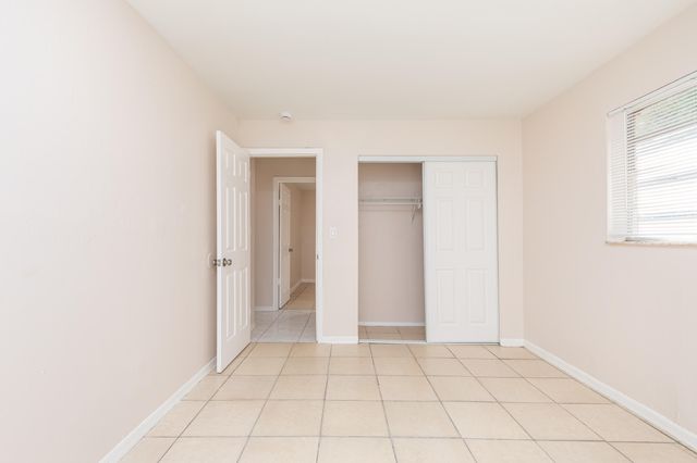 7750 SW 10th Court B, North Lauderdale, FL 33068