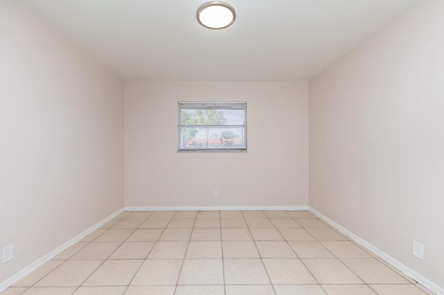 7750 SW 10th Court B, North Lauderdale, FL 33068