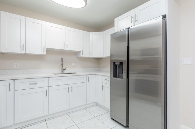 7750 SW 10th Court B, North Lauderdale, FL 33068