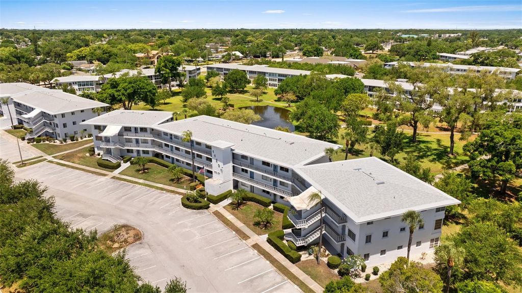 11201 80TH AVENUE 305, Seminole, FL 33772