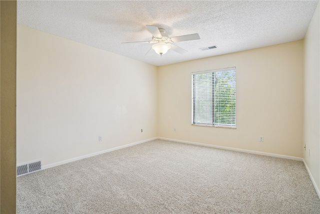 2135 1st Avenue SE 215, Cedar Rapids, IA 52402