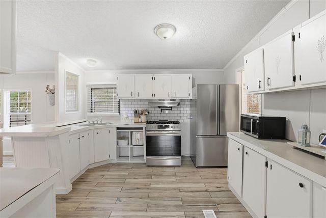 305 Saratoga Springs CV, Liberty Hill, TX 78642