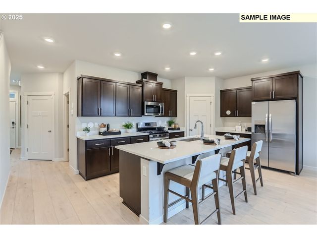881 Windrow Ave Se, Albany, OR 97322