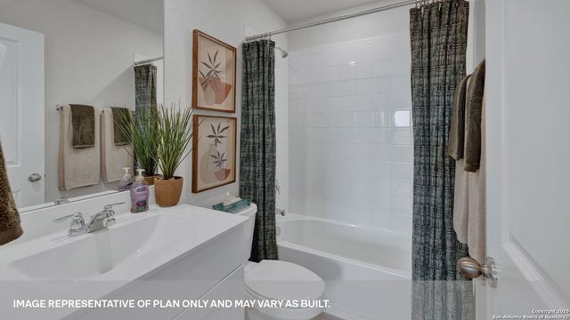 307 WILD GOOSE DR, Luling, TX 78648