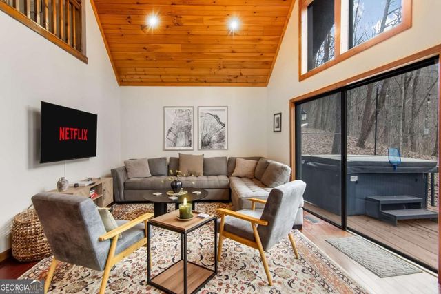 843 Fern Valley Road, Ellijay, GA 30536