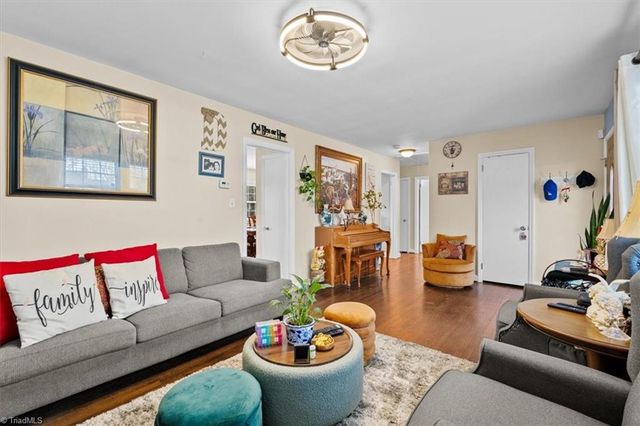 111 Forestdale Drive, Jamestown, NC 27282