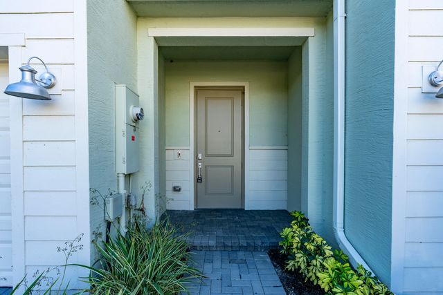 620 SE Lake Falls Street, Port St. Lucie, Port St Lucie, FL 34984