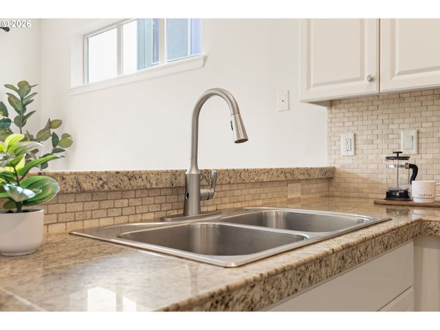 6512 Nw 165TH Ave, Portland, OR 97229