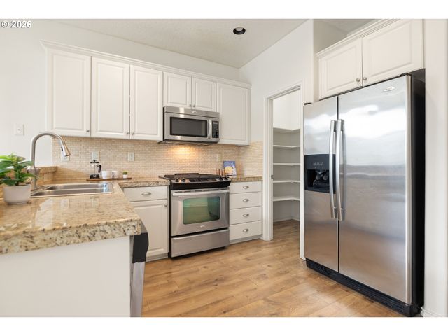 6512 Nw 165TH Ave, Portland, OR 97229