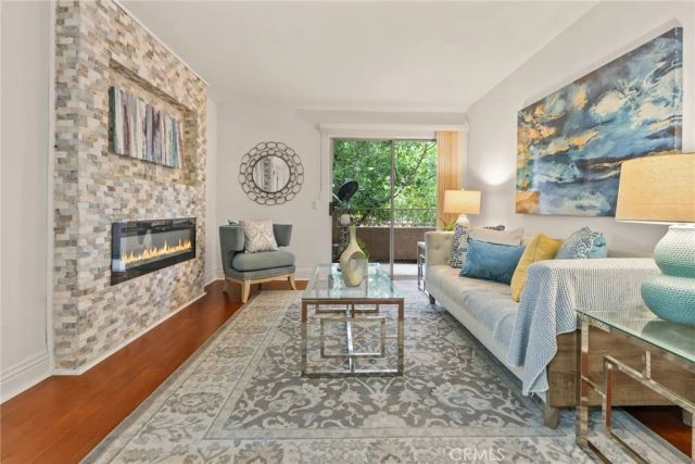 2550 San Gabriel Way 202, Corona, CA 92882