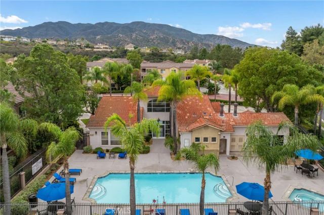 2550 San Gabriel Way 202, Corona, CA 92882