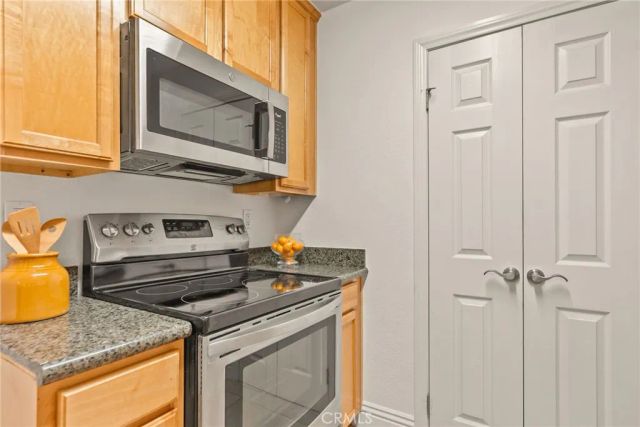 2550 San Gabriel Way 202, Corona, CA 92882